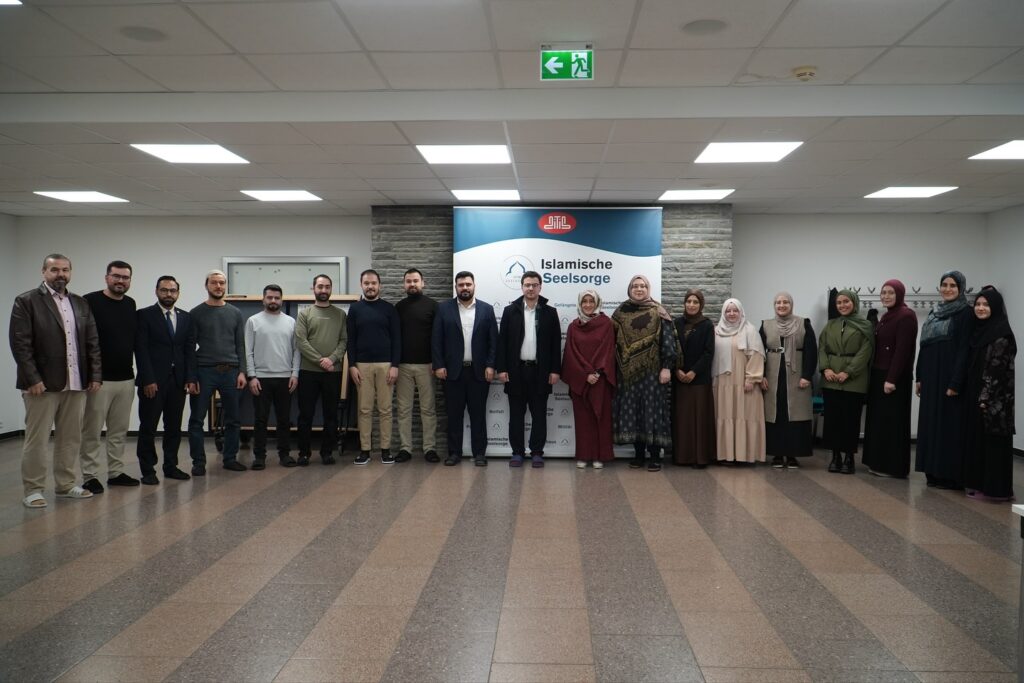 DITIB Lehrgang Seelsorge - DİTİB, tam zamanlı manevi rehberler